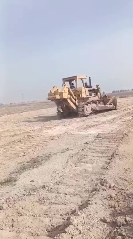 للبيع
بلدوزر كتر دي آت 
موديل 82 
رقم بغداد جديد 
تحويل مباشر 
مكينه مكفوله نضافه درجى اولى 
السعر تواصل خاص على االرقم ‎*********** العنوان الانبار الكرمه
