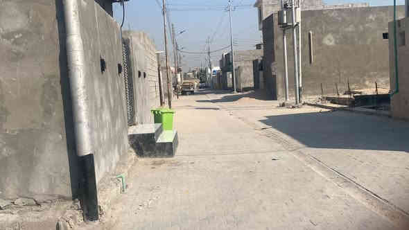 سلام عليكم قطعه ارض للبيع مساحه ١٤٠ متر البصره السنيديه غريبه ع مركز مدينه  
كافت خدمات متوفرا 
الواجه ٦ متر 
النزال ٢٤ متر 
السعر ٤٥ وبيها مجال 
استفسار اكثر ***********
