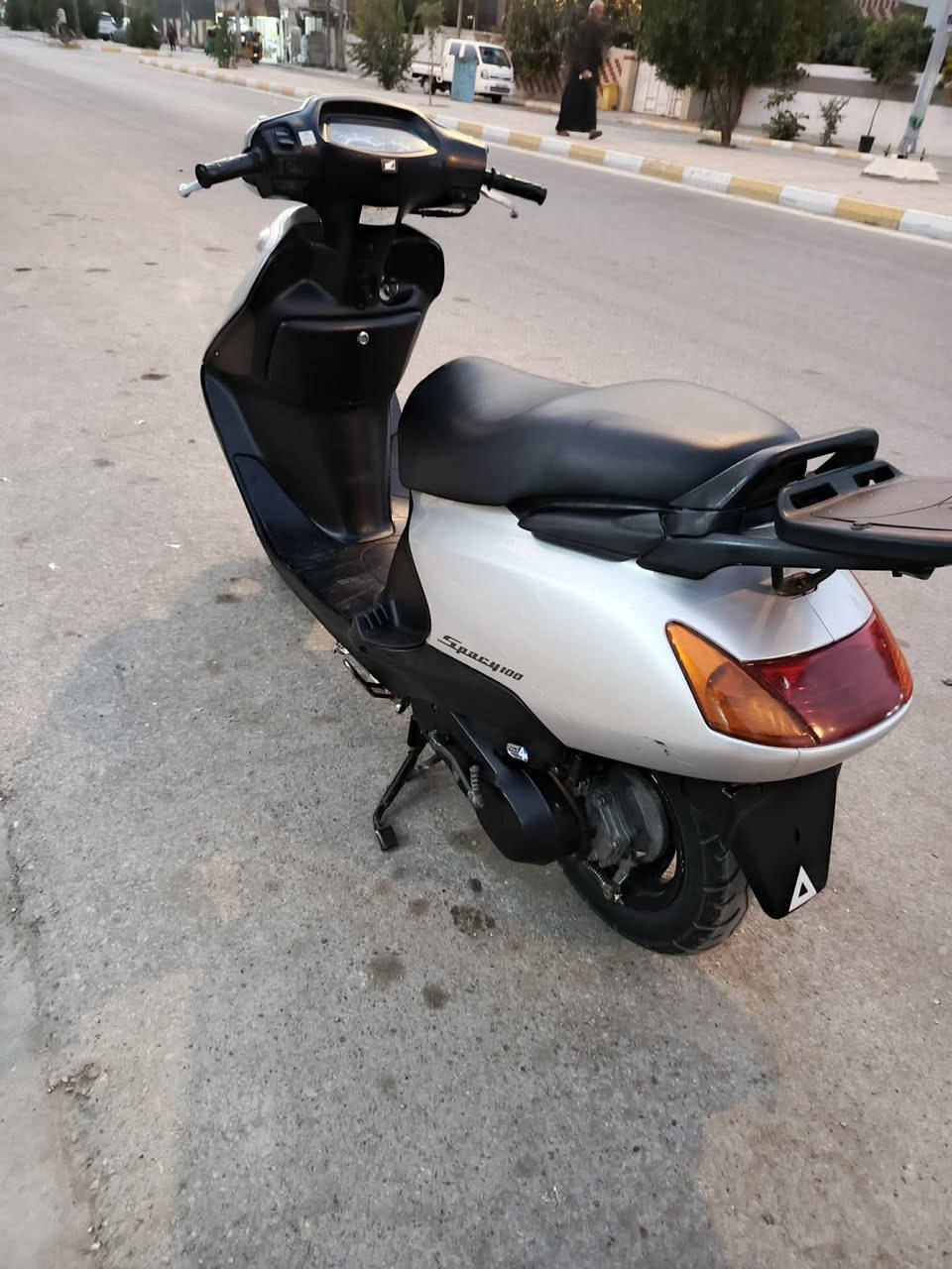 دراجه سبيسي البيع رمبه صاره شعر من طلعت من الرمبه دراجه مكفوله كفاله عامه من اي شي وكله اصلي مكان كوت داموك  السعر على رقم موبايل *********** خاص مارد بس رقم
