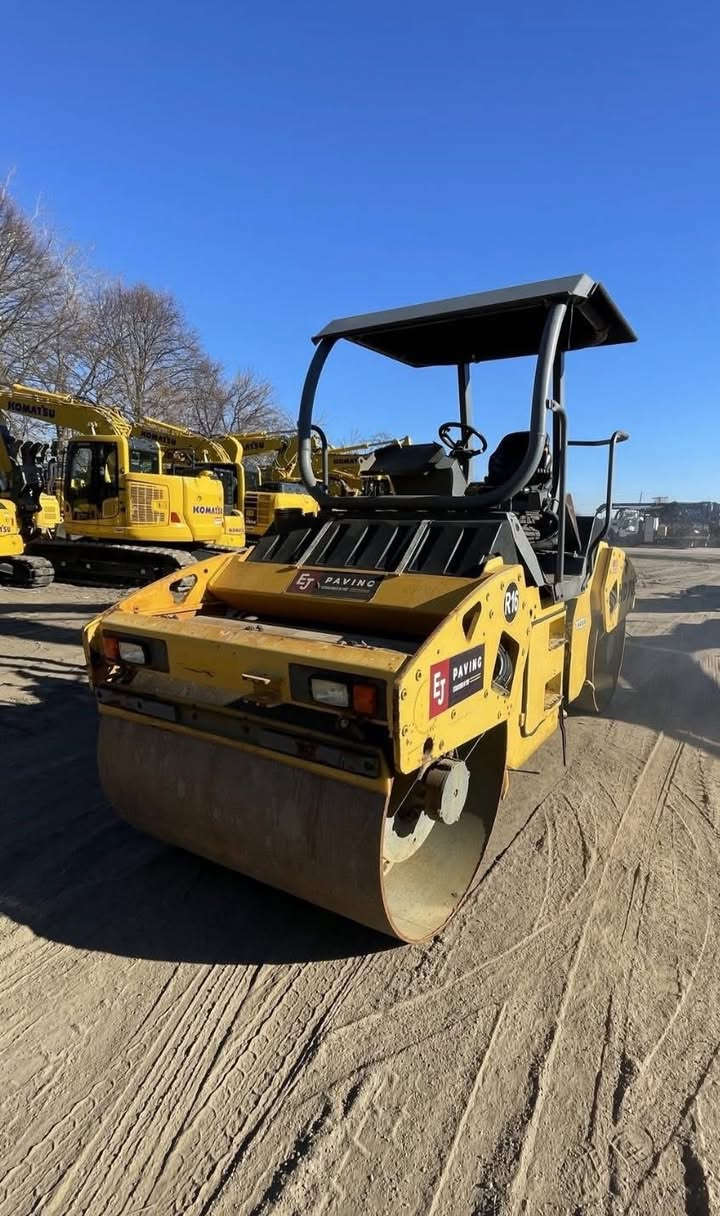 للبيع حادله هام حجم 70استيراد جديد مامشتغله بالعراق موديل 2011رقم فحص  (المحرك گايم)السعر 275ورقه المكان كربلاء للاستفسار ***********
