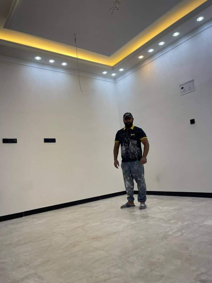 سلام عليكم صباغ وديكورات غرف نوم وغرف اطفال واجهات وحديد  شغل درجه اولى وسعارنا مناسبه
*********** كادر ابو ذوالفقار الصباغ 🌹🌹.  متفرغ حالين اسعار مناسبه
جوتن دائما مميزه وضمان البيتك
