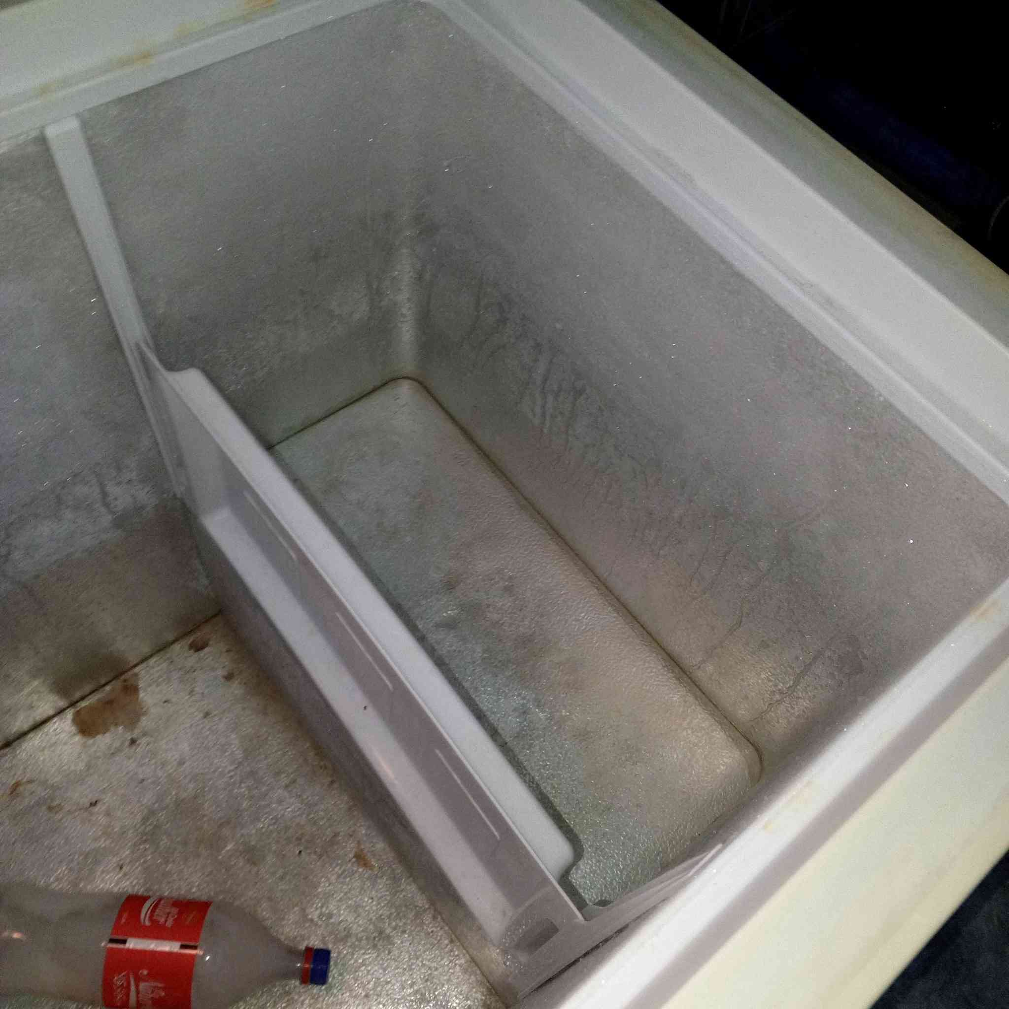 مجمده للبيع سعر 180شرط ماكو ايعيب ضمان اسبوع+عنوان حي النصر+***********
