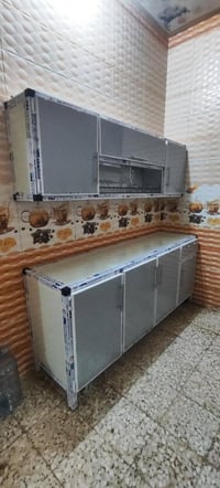 كاونتر وملحق المنيوم مترين وسنك مرمر بسعر310الف درجه اولى وليس سوكي لل...
