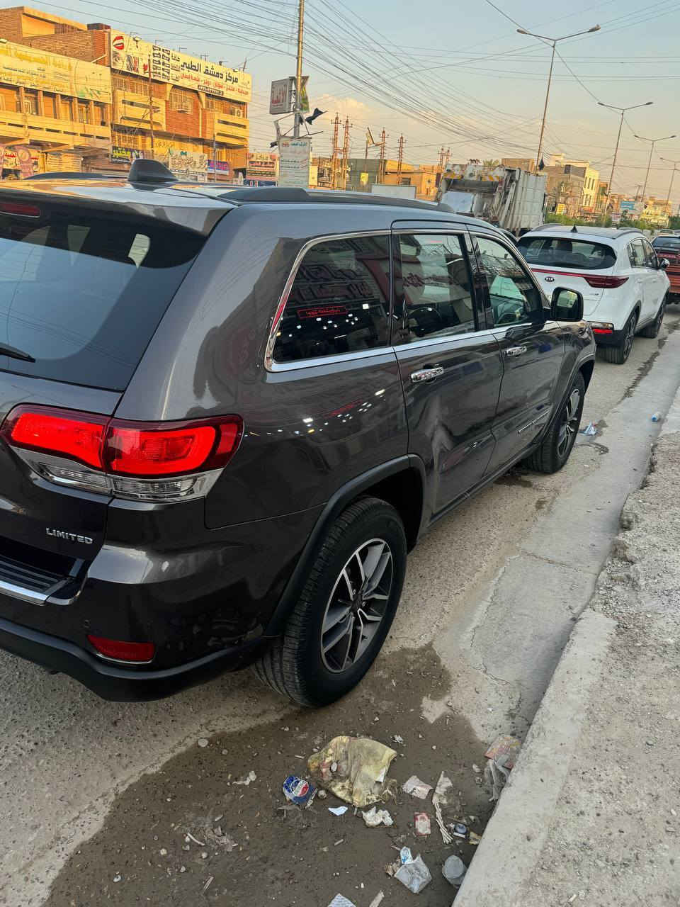 السلام عليكم جيب شيروكي موديل 2021 ماشيه 90 الف مواصفات لمتدد اريد مراوس باقل موديل اريد فرق محتاج لفلوس متواجد فيس واتساب على الرقم ***********
