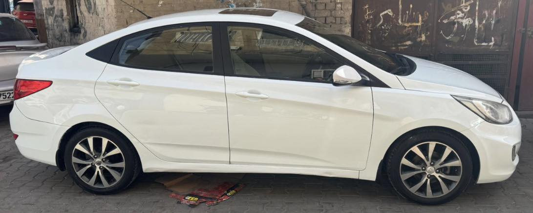 السلام وعليكم اكسنت موديل 2015 بيها باب وجاملغ ضربت تك تك وبيها تكحيل محرك 1600 كير مكينه كفاله خير من الاه ماشيه 127 الف سنويه باسمي بغداد ثاني يوم تحويل السعر 108 وبي مجال بسيط حك الجيه ***********
