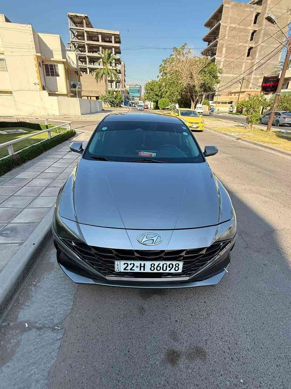 السلام عليكم 🏁🛞 🚘
الانترا مديل ٢٠٢1 حادثها مثل ما موضح بلصورة +بلعراق نضربت جاملغ ايمن ومبدل لاشاصي  ولا لغد ومابدل ايشي من صدرها
ايرباك سليم 
رقمها اربيل تريد احولك تريد مكاتبة اني حاضر 
والسيارة سويج مواصفات العادية 
السعر ١٢٥ $ 
رقم الهاتف *********** بيه واتساب

