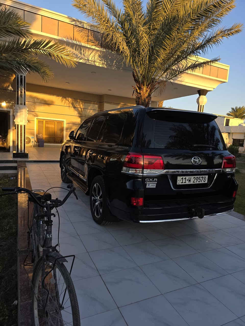 لاندكروز ٢٠٢١ 
بريم اصل 
مكفول 
ماشيه ٩٩ الف
فو مواصفات
ربع كامرات
شاشا سقف
كشنات كهرباي ٣ 
فتحه
دبل ماوس
شاحن لاسلكي
زراك لايت
رقم بغداد جديد
تخم تاير 
بغداد تقاطع النهروان 
***********
