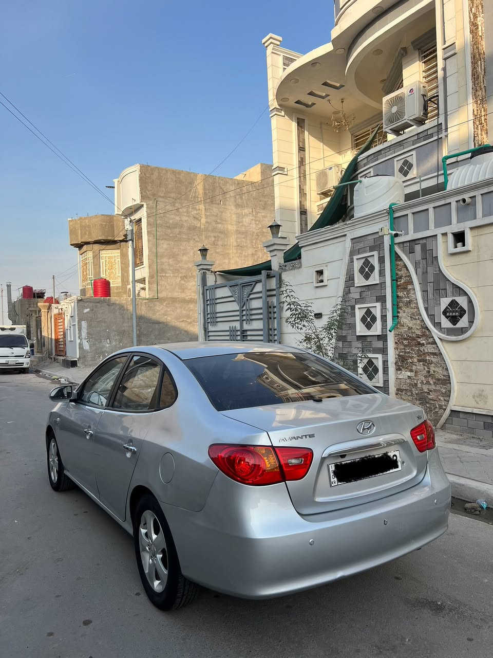 سلام عليكم للبيع ادوات ادوات دخول جديد مديل 2009كصه جنطه سياره جديده حيل وجاهزه داخل جلد حساسات تحكم ستيرن مكينه كير حداده طخم تاير كله حديد ويلكب اصلي سياره جاهزه علا آخر حبايه متومه ارقام شرط 100بل100 
مكان السيارة بصره 
السعر 45وبيها مجال قليل واني بل خدمه 
اتصال  ***********

    ***********
