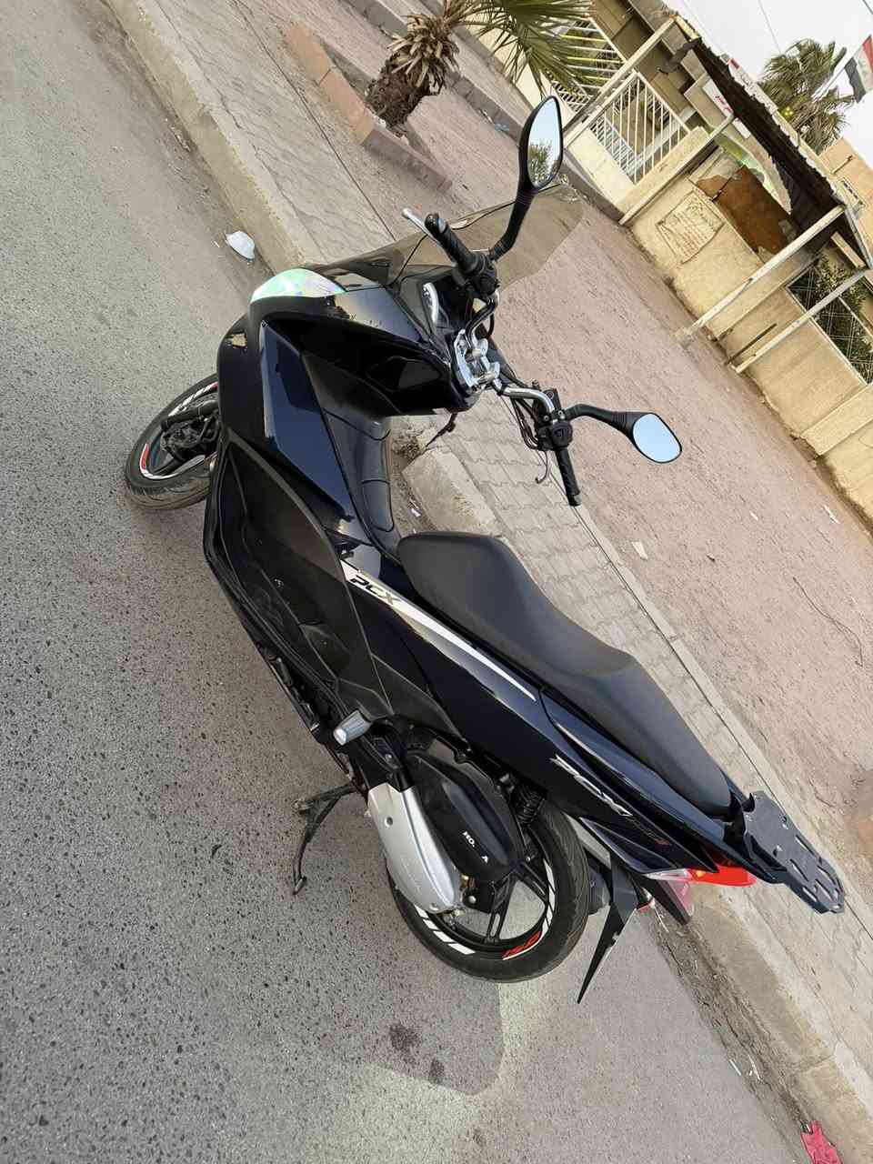 السلام عليكم دراجه PCX البيع جيل ثاني ياباني  مكينه 150 حرف A دراجه حلوه ماشيه 31 بيهة شخوط بل بجم الباقي مكفوله كفاله عامه عنوان بغداد مدينه الصدر فلكه 83 سعر 1900 مليون هاذ رقمي واني بل خدمه ***********

