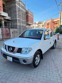 ناڤارا بيكب • ٢٠١٣ • قير اوتوماتيك