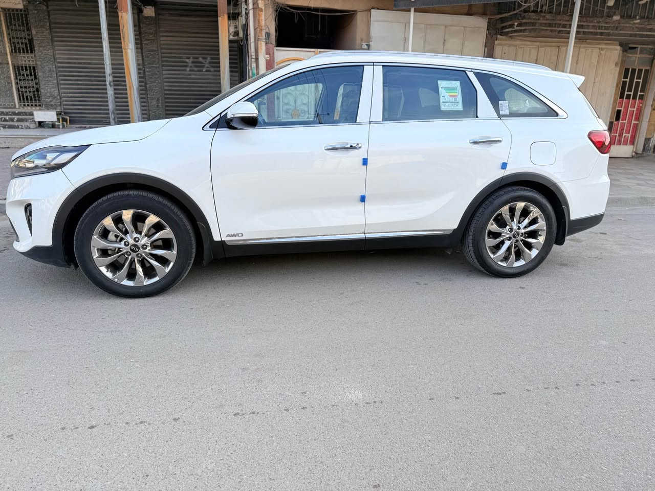 السلام عليكم
سورنتو 2019 خليجي فول 1/1 مكفولة من الصبغ بيها بارد بسيط 
مواصفاتها
بصمه 
فتحه
فورويل
شاحن وايرليس 
كشنات تدفئه تبريد
كشنات كهرباء
سايد بريك بصمه
جنطه كهرباء
حساسات اماميه خلفية
كامرا خلفيه دواره
رقم بغداد دولي تحويل ثاني يوم
السعر 245 وبيها مجال بسيط للاستفسار الاتصال
*********** بغداد, العراق
