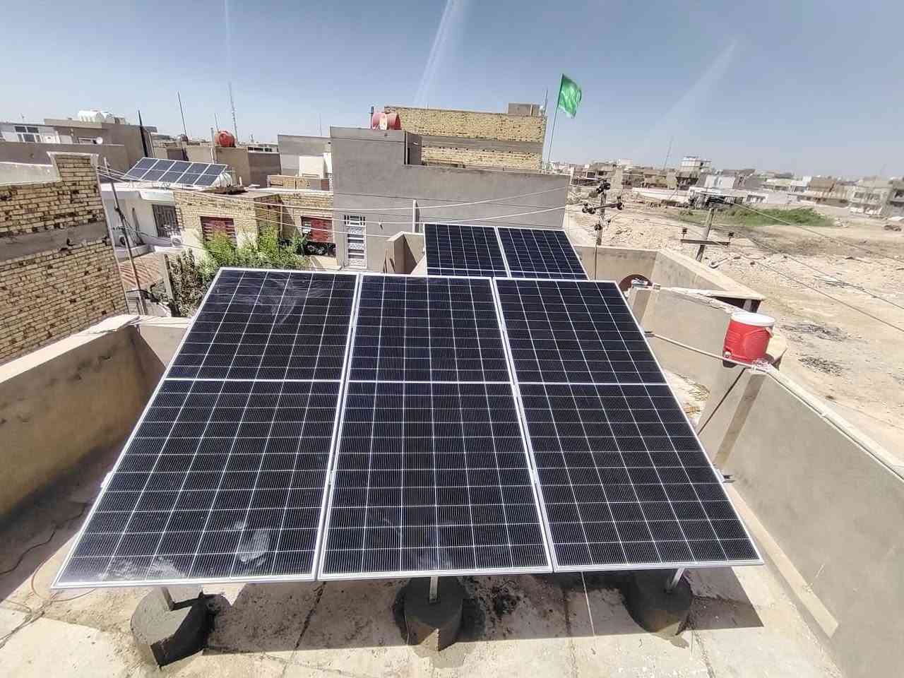 تم تجهيز وتنصيب منظومة طاقة شمسية لأحد الزبائن في مركز المحافظة.
المنظومة بقدرة 10 امبير لتلبية احتياجاته من الطاقة النظيفة طوال اليوم؛ و تضمنت :
⬅️ الواح شمسية عدد 5
⬅️ انفيرتر 6kw من براند ايكوشيلد الفنلندية عدد 1
⬅️ بطاريات ليثيوم 6kw براند ايكوشيلد عدد1
⬅️ هيكل حديدي مغلون وقواعد كونكريتية
⬅️ أسلاك الربط واجهزة التحكم والحماية الكهربائية 
:
🔴 ضماننا يشمل:
⬅️ كل اجهزة وملحقات المنظومة
⬅️ التركيب والتشغيل

ايكو شيلد الأمان - مستقبل كربلاء
كربلاء - شارع الحولي - مقابل مستشفى الكفيل عامود 1368


**إذا كنت صاحب هذا الإعلان وتريد حذفه لأي سبب، رجاءا أرسل رسالة إلى الدعم الفني**