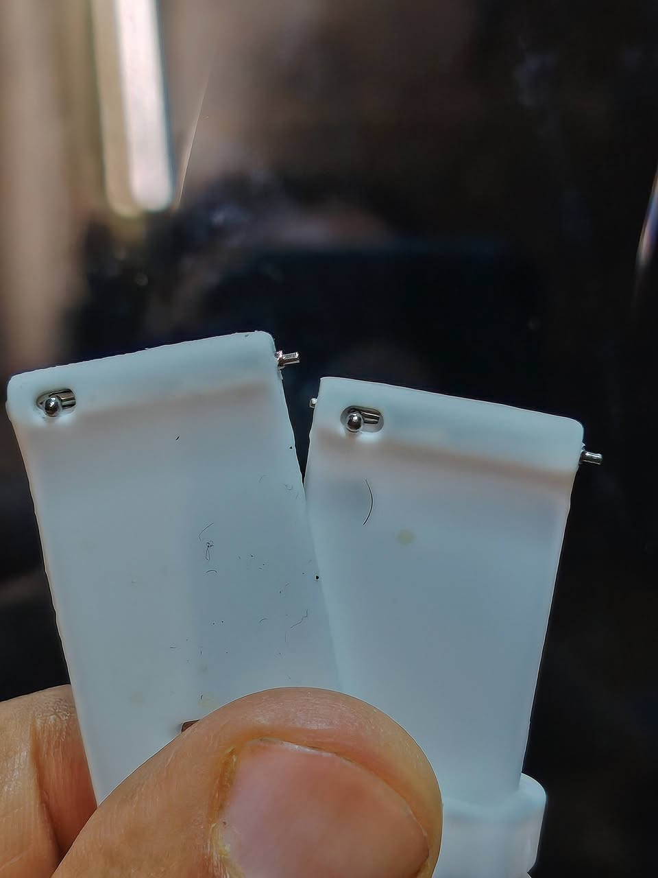 سلام عليكم شباب 4 سيورة للبيع حجم 20mm x جديدات أمانة الله حته ما مفتوحات من الجيس بس شتريتهن من موقع بس طلع حجم ساعتي 22mm 
احمر 
ابيض 
برتقالي 
بنفسجي 
الي تفيده السيورة يدخلي خاص 
مكاني الشعب 
*********** /اتصال واتساب
*********** /اتصال فقط
السعر (15الف)
