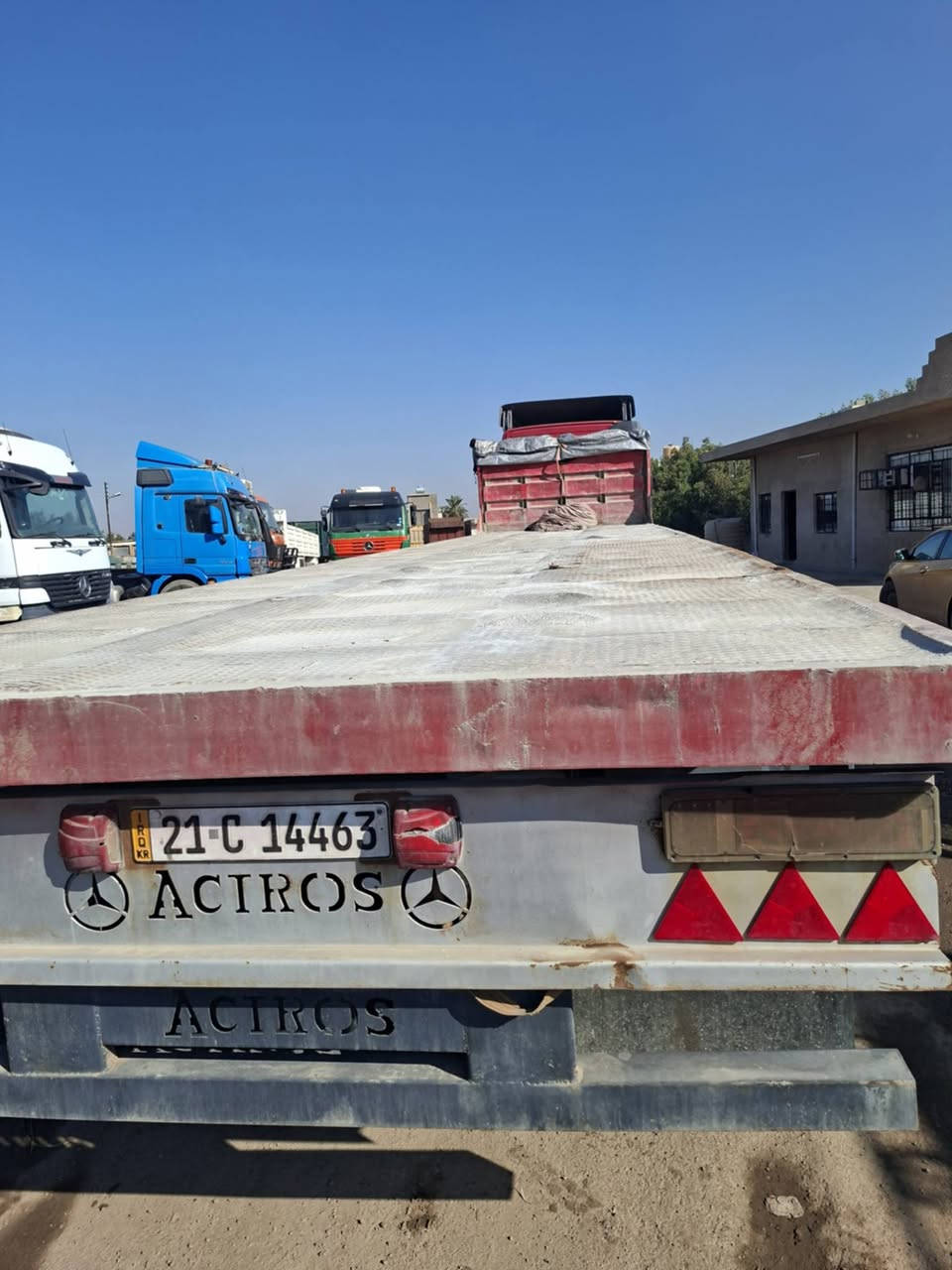 للبيع عربانه حداديه اربع دناكير تخم تاير ***********
