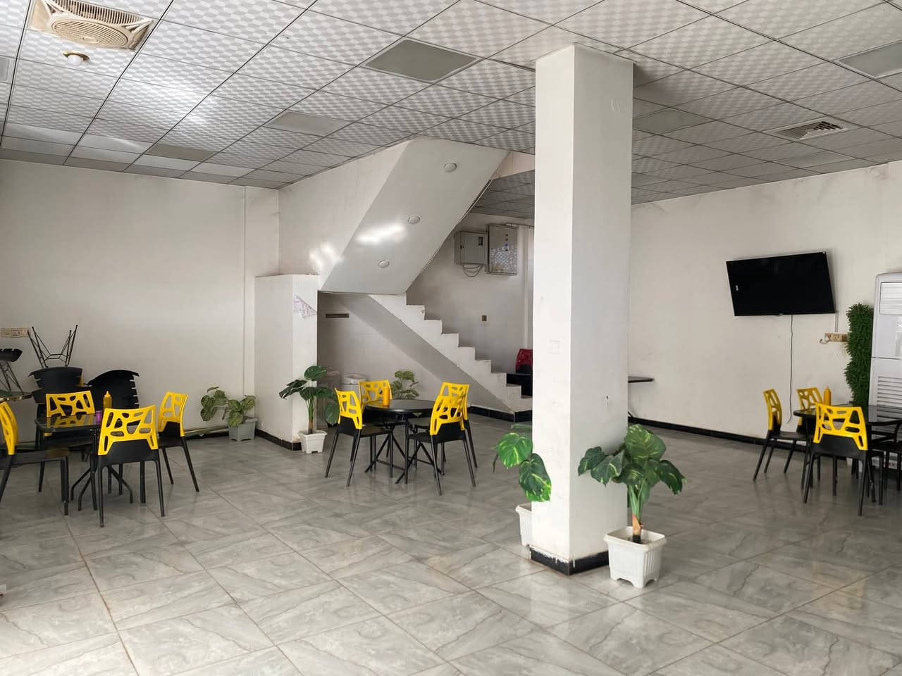 السلام عليكم
محلات في شارع محمد الامين للإيجار الواجهة ٢٠ والنزال ١٢ الراغبين بالإيجار الاتصال على الرقم ***********
