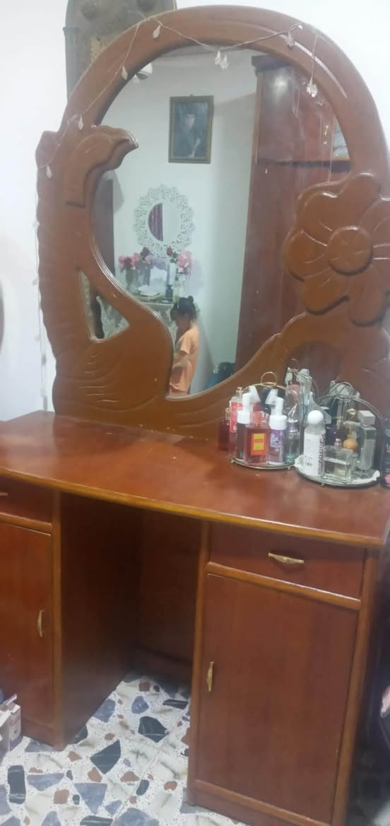 سلام عليكم
غرفه اخشاب  احطاطه للبيع 

مكان عنه 
 
تواصل على الرقم 

‭***********‬
