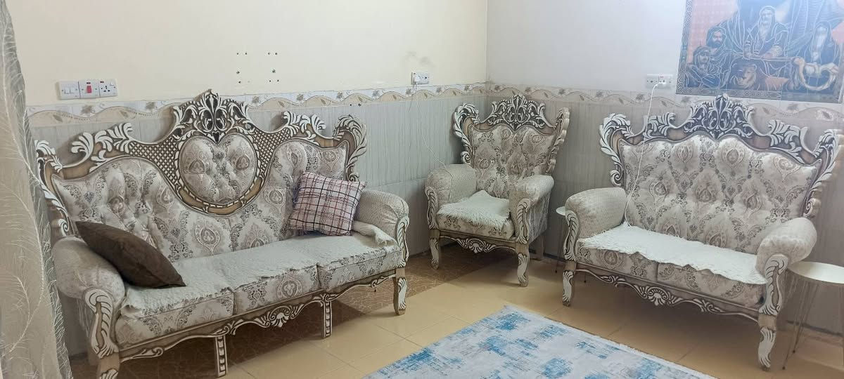 قنفات ملكي ،10 نفرات اخو جديد مستعمل أقل شهر 
***********
