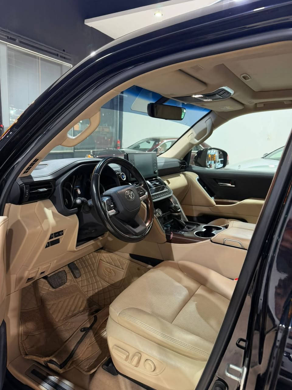 السلام عليكم ورحمت الله وبركاته
للبيع فقط GXR لمتد 📌📌

📌📌2023

فئات البلاك SAS اصل 📌📌

عداد المسافه53KM 📌📌

شاشات 3📌📌

صندوك كهرباء 📌📌

رقم بغداد 📌📌

العنوان معرض النهضه شركة الكرادي 
الهاتف *********** 
السعر 68الف دولار مع المجال
