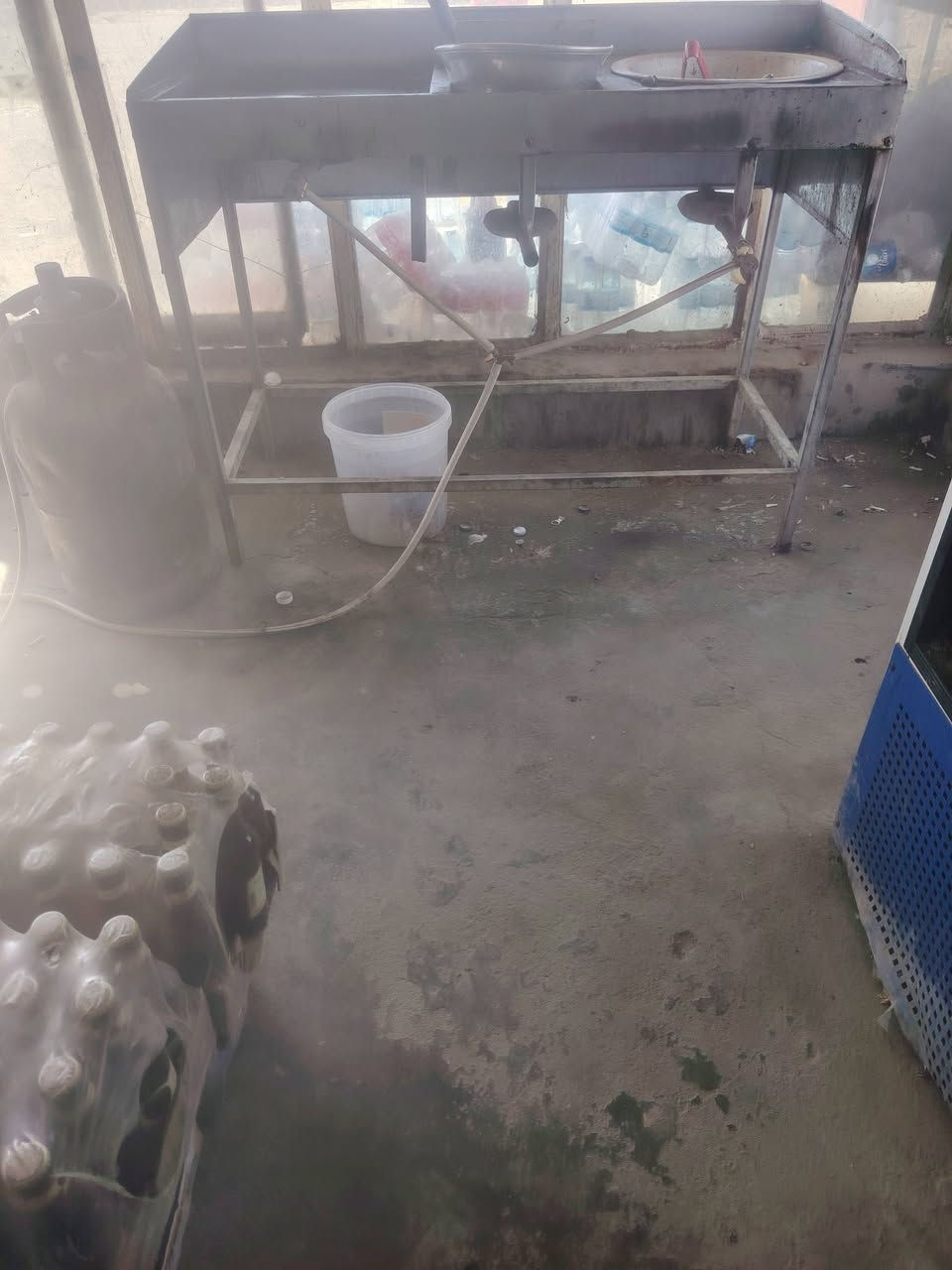 سلام عليكم كافتريه للبيع فلافل بركر شاورمه المكان صيطره الج نضيفات جدآ ومناسبات 7745112792
