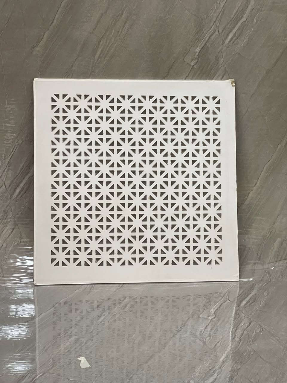 مربعات تايل سقف ثانوي 
مربعات cnc سقف ثانوي
القياس 60 × 60 
السمك 8 ملم 
البيع جمله و مفرد 
المسيب حي الموضفين مقابل معمل الحرير 
مبيعات الجمله ***********
مبيعات المفرد والمكتب ***********
