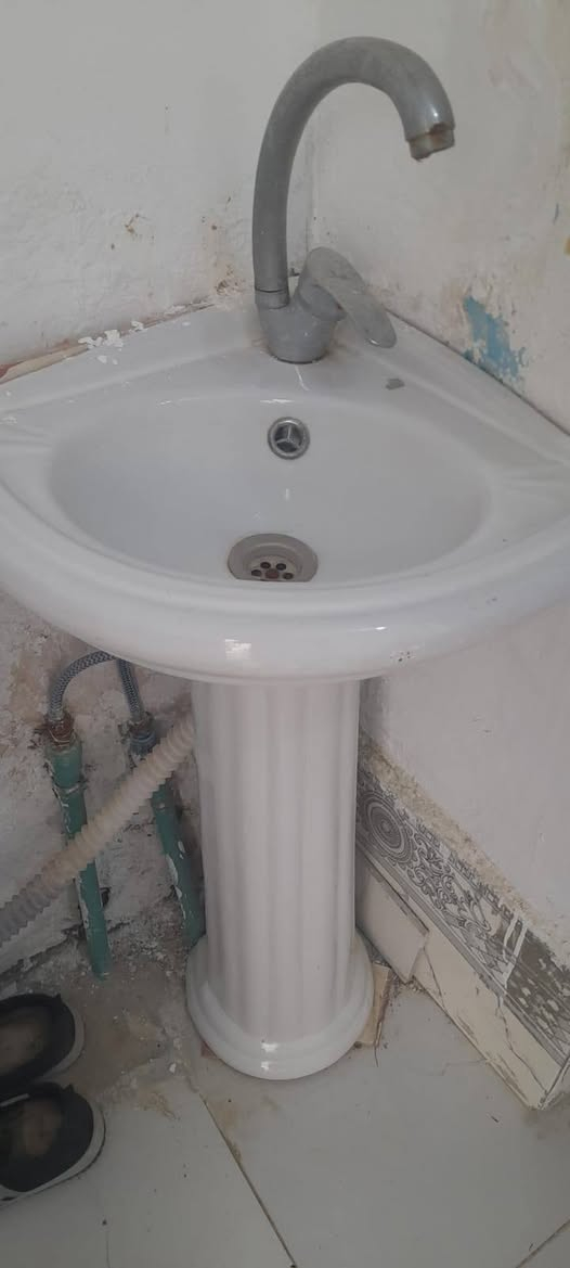 للبيع مغسلة زاوية و مبردة شغالة وسخان جديد تعليك الاغراض قيم واخذة باليرضى الله


**إذا كنت صاحب هذا الإعلان وتريد حذفه لأي سبب، رجاءا أرسل رسالة إلى الدعم الفني**