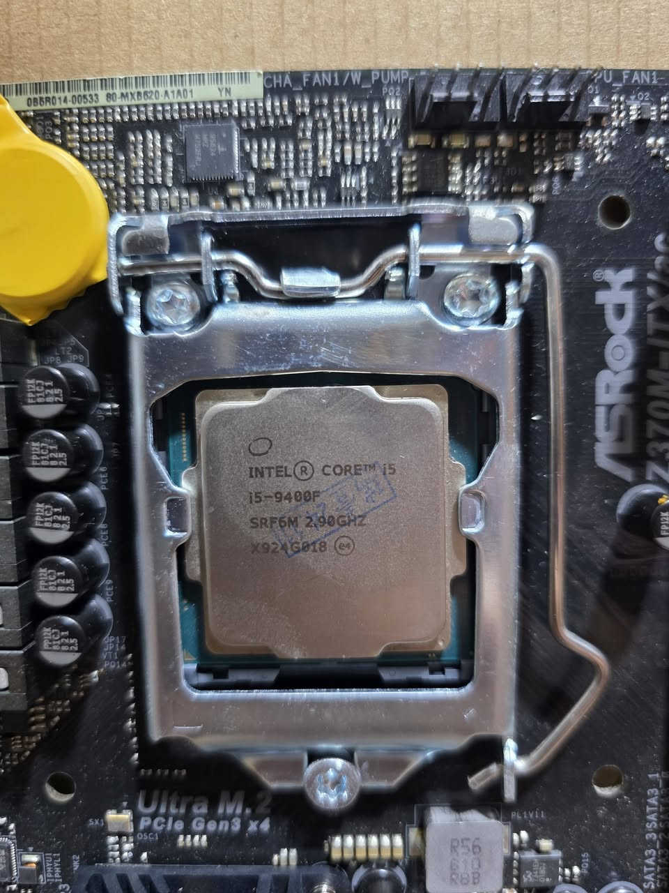 كومبو بوردZ370 M + معالج i5 9400F  غير مستخدم اول تم 160 الف


**إذا كنت صاحب هذا الإعلان وتريد حذفه لأي سبب، رجاءا أرسل رسالة إلى الدعم الفني**