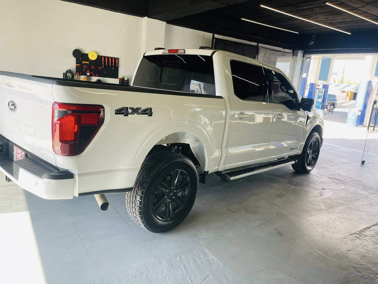 فورت XLT  F150
مكينه5.0 8V تنفس طبيعي مرغوب
24 الف ماشي
فور ويل 4.4   كير طياره كيج الكتروني 
شاشه جبير 5 كامرات تشغيل عن بعد رادار جانبي رادار امامي حساس امامي وخلفي سيارف فول عده بانروما
بي جاملغين كدام صبغ وشبرين جاملغ خلفي 
باب سكن تبديل شركه صور حادث بل منشور 
حتا سونار موجود بي
بدون دواخل ارباك بس برده طاك
مكان سياره اربيل 
سعر مناسب 
مكان سياره اربيل 
سياره كاتي ترقم شمالي اربيل سليمانيا ودهوك
*********** بي واتساب
