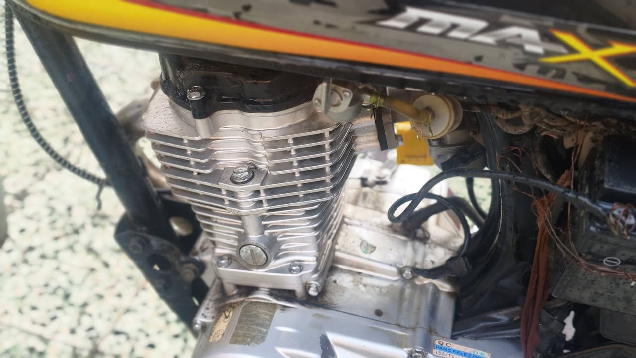 السلام عليكم 
دراجه ايراني 4كير
الدراجه نضيفه مكينه ممفتوحه
السعر 450 وبيهه مجال
مكاني بغداد حي الجهاد 
***********
