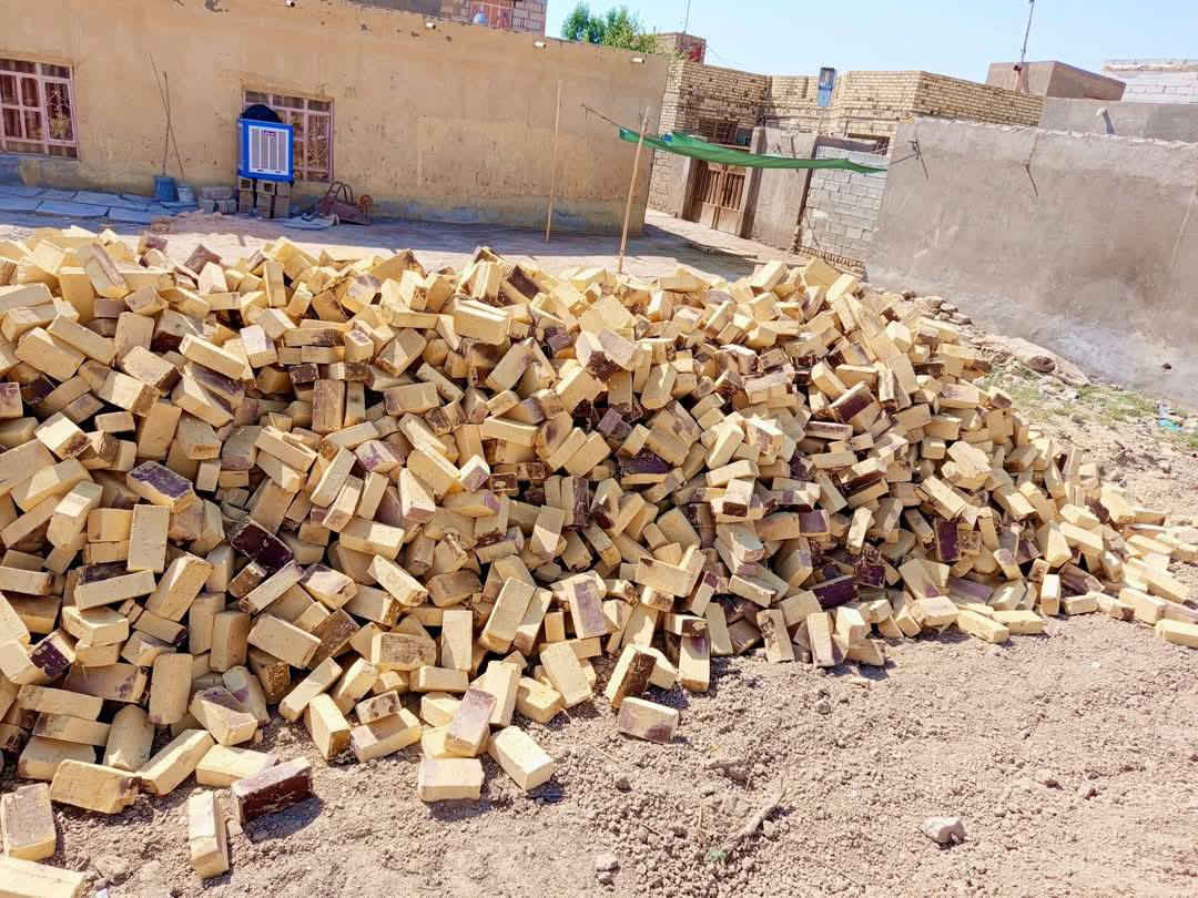 طابوك للبيع عدد مضبوط لون وقوه وقالب شرط الفحص عادي وجمهوري يوجد. 8 تألف و 4 تألف  ***********
