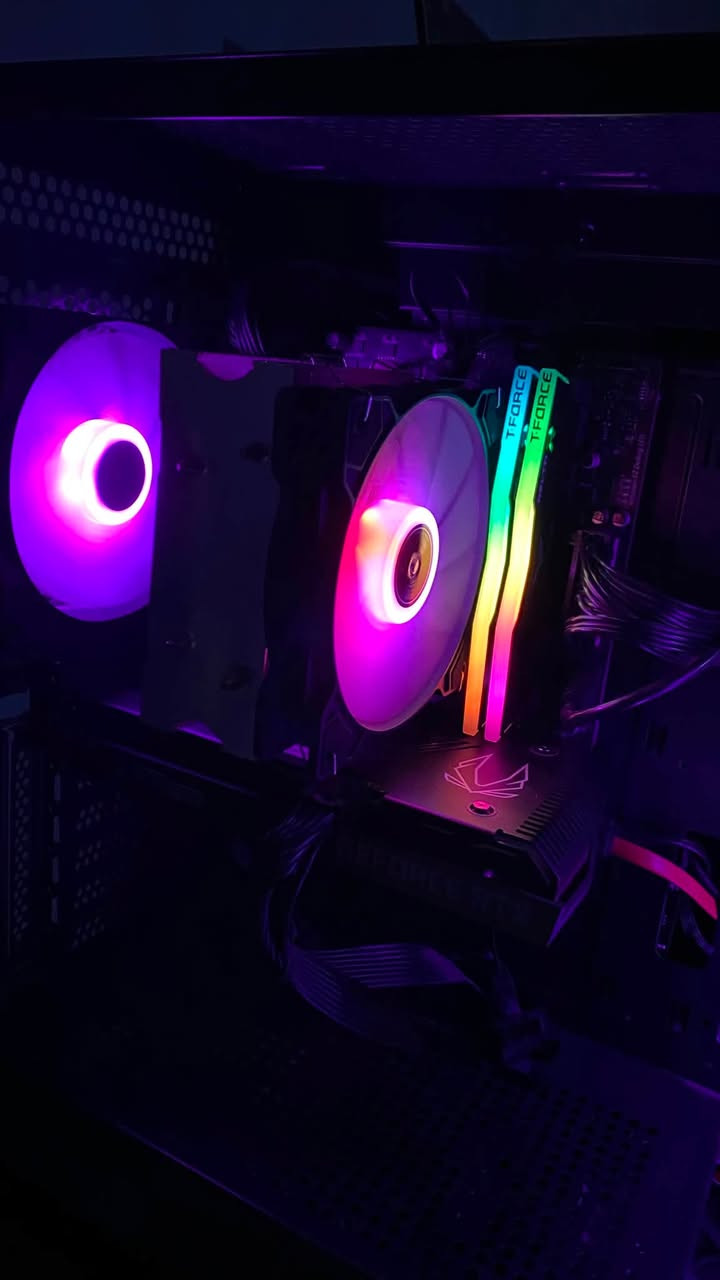السلام عليكم
Core i5 12400f جيل الثاني عشر 
Cooling : مبرد هواي ag400
RTX 3060 ti 8g zotac 
‏RAM : 16 8*2 3600 T-force RGB 
M.B : msi h610m d4 pro 
SATA : ssd 256  + 500 hdd
PSU : 650w كالكس
كيس كالكس اسود اربع مراوح ARGB
السعر 900 سعر نهائي
مكاني بغداد البلديات توصيل موجود
***********
