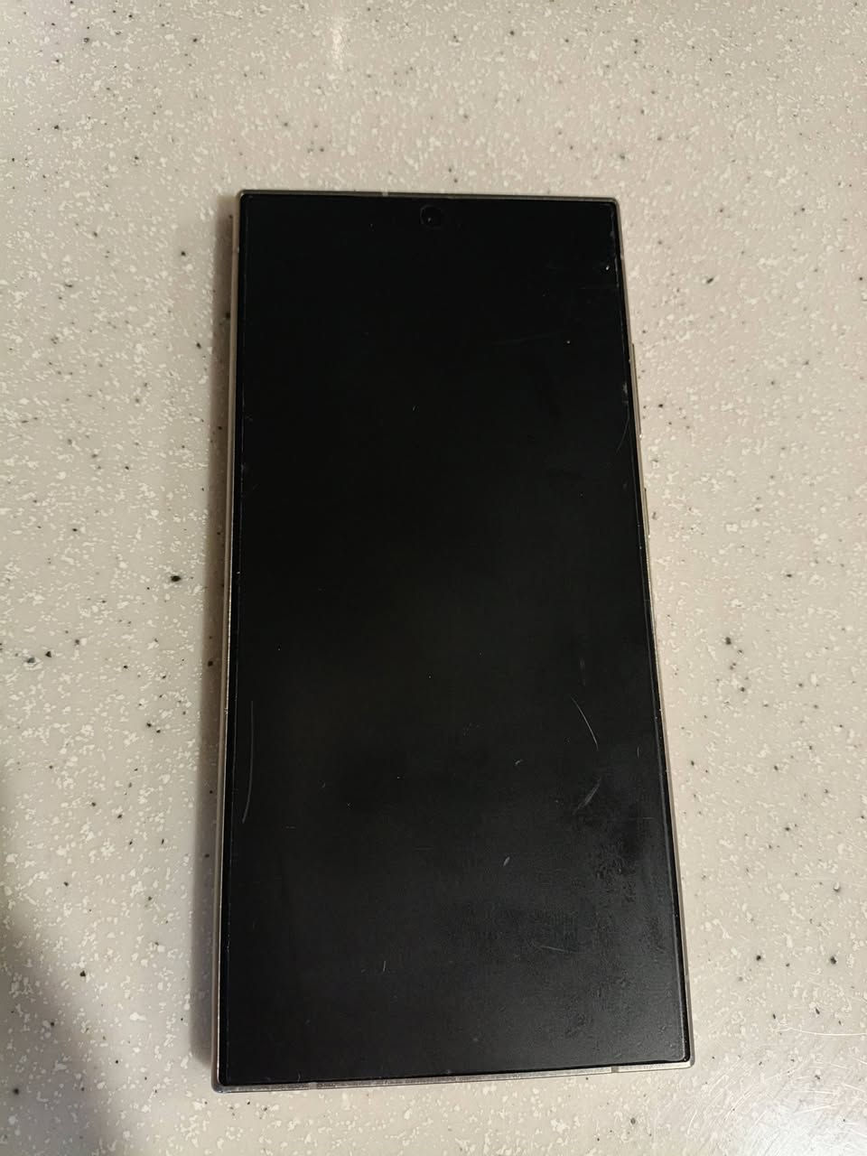 للبيع سامسونج اس 24 الترا 256 لون سلفر جديد جدا جدا بدون لا طخه ولا شخط مع كرتونه وكافه ملحقاته مع هديه ست كفرات ب 925,000 قفل بدون عمله مكاني بغداد 
***********
