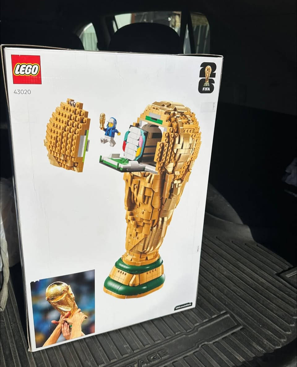 السلام عليكم LEGO  كاس العالم الاصلي من الفيفا للبيع 375 الف وبي مجال
*********** هذا رقمي للاتصال
