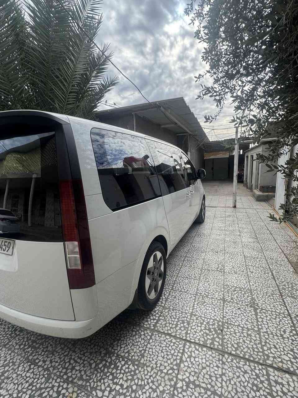 السلام عليكم ستاريه مديل 22كفاله عامه  او بسمي رقم خصوصي  8 راكب حساس امام خلفي كامره مانع نزلاق رادارجانبي او امامي الايت اربع عدسات زنون الد ترحيب ***********
