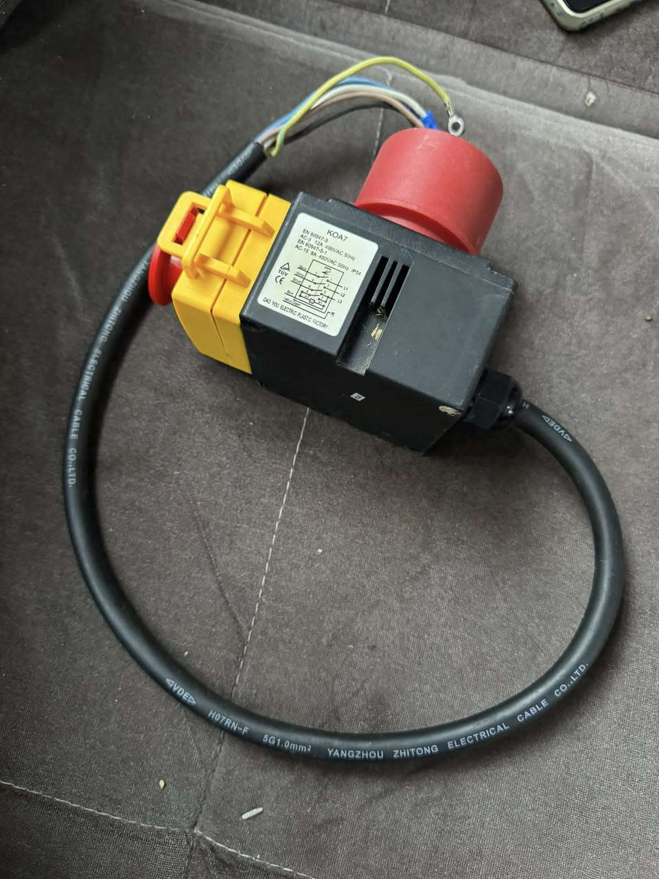 ابيش يفيدكم مستعمل
سعره مااعرفه خلي سعرك اذا يفيدك


**إذا كنت صاحب هذا الإعلان وتريد حذفه لأي سبب، رجاءا أرسل رسالة إلى الدعم الفني**