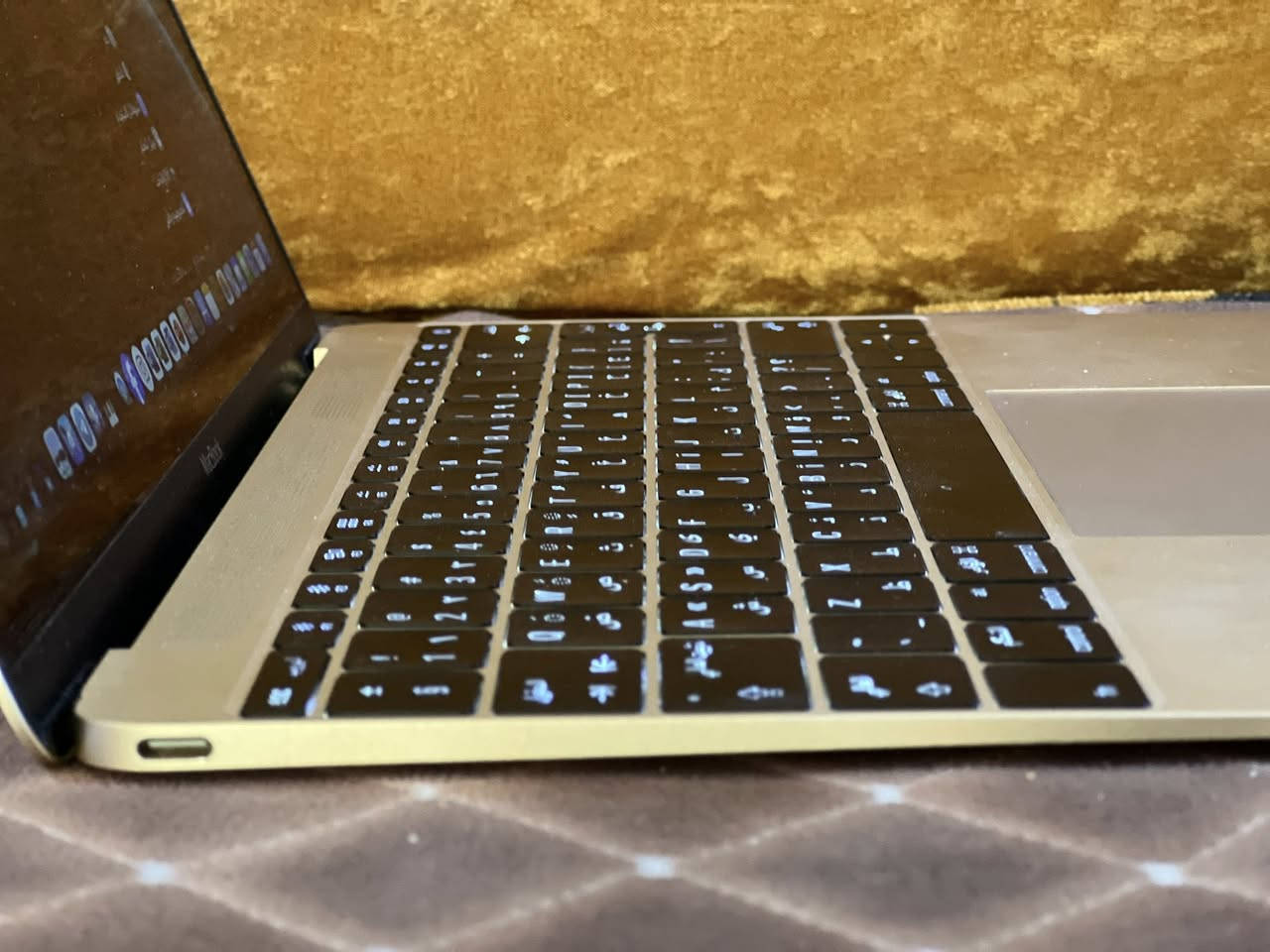 سلام عليكم حاسبه ايفون MacBook حاسبه تخبل ذاكره 256 جاي تحدث اخر اصدار 26.2 مكفوله من كلشي ملحقات كامله ووياه كارت ضمان مالته للبيع او مراوس بايباد شعندك نزل ونتراهم 
مكاني مسيب طريق كربلاء بغداد❤️🙏🏻


**إذا كنت صاحب هذا الإعلان وتريد حذفه لأي سبب، رجاءا أرسل رسالة إلى الدعم الفني**