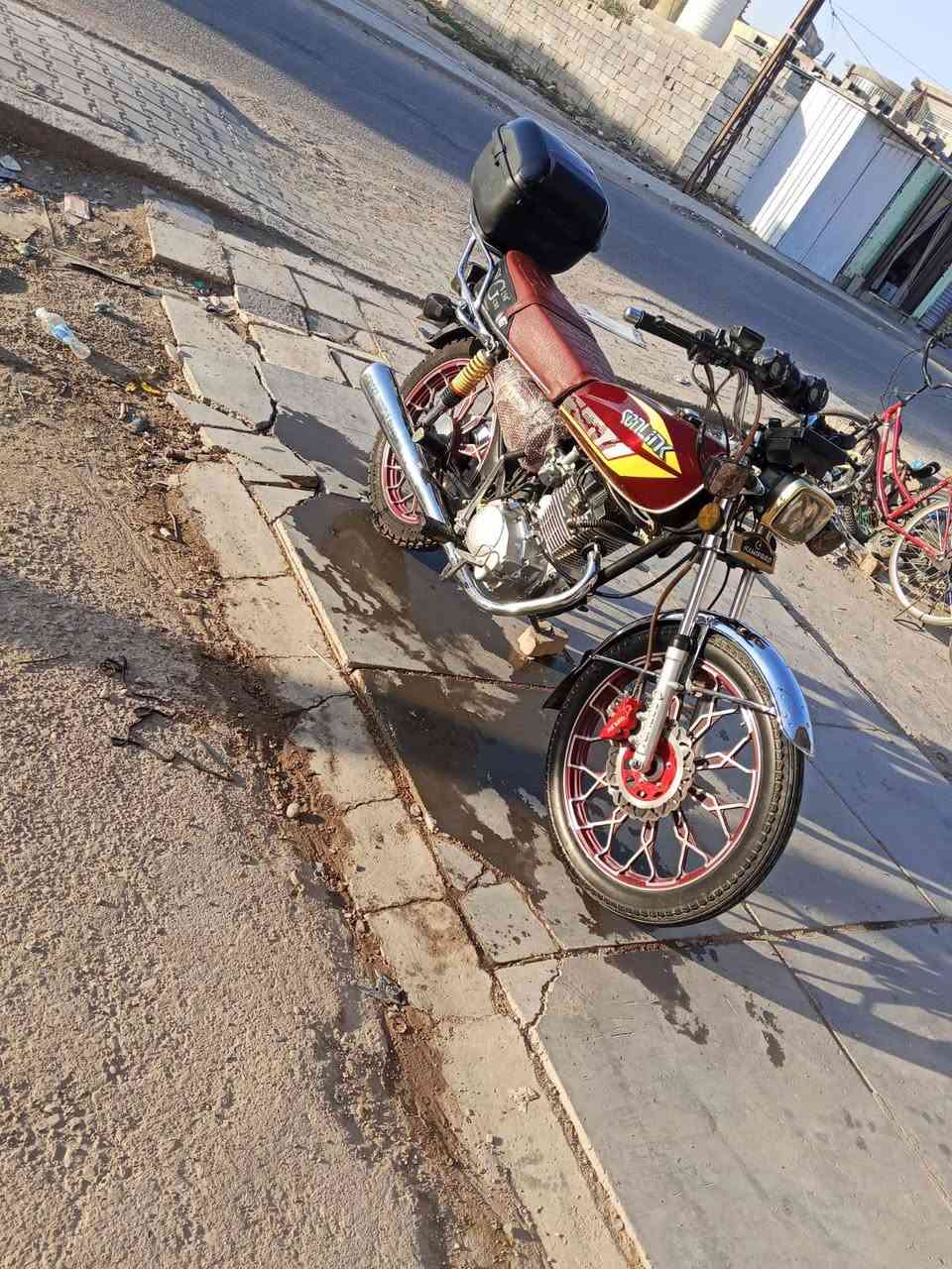 شراي يتصل ***********
سلام عليكم دراجه يراني موديل 24 كفالة 

كهربائيات اوراق كامله فول واحد عله واحد 

دراجه مال جناي اي نقص ما بيهه خير من الله 

مكان بغداد حسينية معامل 📍 متواجد وتساب 

تحياتي لجنايه 🫡
