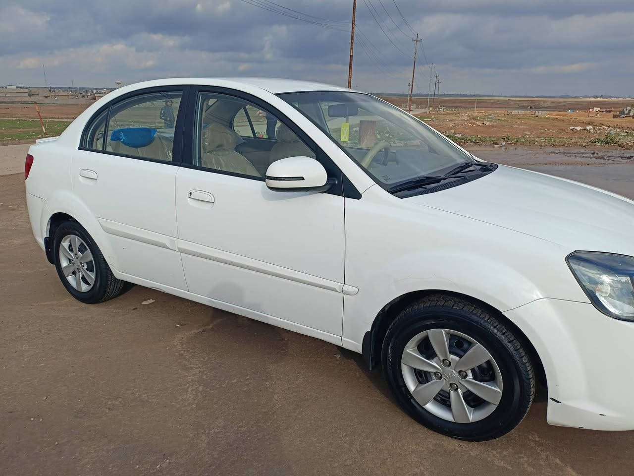 السلام عليكم كيا ريو للبيع موديل 2011 السنوية بشهر الرابع تخلص بدون ضرر فقط هلال جاملغ الخلف مكينة 1400 سيارة جديده السعر 105وبيه مجال شرط تحويل بدون  وكالة *********** موصل ناحية الشورة
