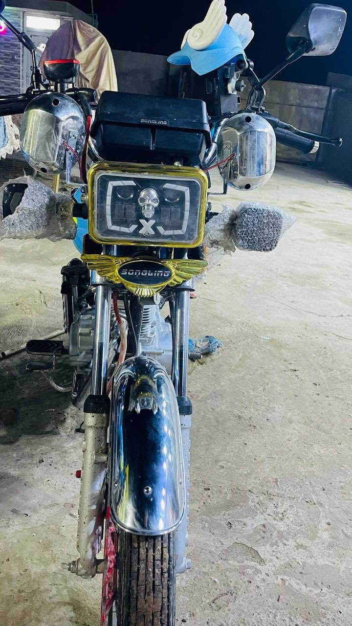 سلام عليكم شباب دراجه لبيع موديل 2025ربعه كير كفاله عامه من كلشي سعر 750بيه مجال لشراي مكان دياله خان بني سعد وراق كامله دراجه رمبه صالي شهر من خذته ***********
