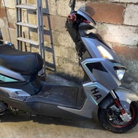 دراجه شحن للبيع نظافه70‎%‎  مع خوذره هديه سعر350 وبيها مجال رقمي077236...