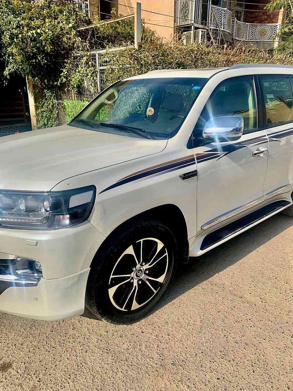 السلام عليكم... للبيع مستعجل 
تويوتا لاندكروز شركات ٦سلندر  موديل 2021 رقم بغداد ماشية 87 الف حقيقي السيارة جديدة بيها بارد بسيط جدا مقدار اصبعين  موضح بالصور مكانها بغداد 
السعر النهائي / 49 $ 
الاتصال/ ***********
