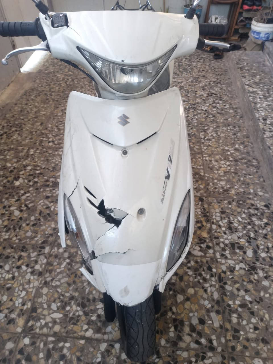 سلام عليكم دراجه ادرس ياباني كهربائيات شغاله كله بوشه و بستم جديدات بيه خلل ممسنتر لمحرك عدل  (كوم حديد )للبيع السعر خاص ***********
