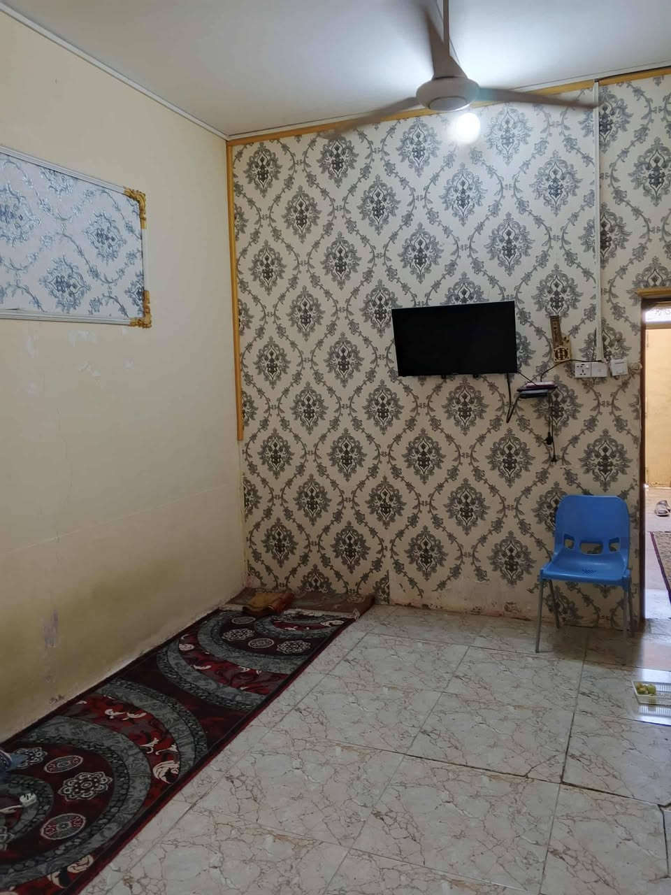 السلام عليكم بيت للبيع زراعي ملحق حي الجمهوري خلف بيت رائد جابر بالزراعي يحتوي على غرفة نوم واستقبال وصاله ومطبخ بناء طابوق رباط كونكريت ارضيه بورسلاين كافت الخدمات موجوده  لاستفسار اتصل ***********
