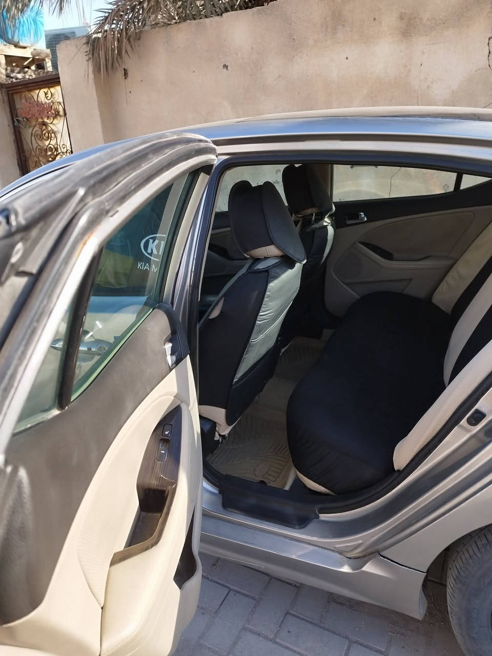 سلام عليكم سياره كيه أولتيما موديل 2015 وارد امريكي للبيع مواصفات : بصمه بنوراما تبريد قطعتين تدفئه مرايات شفط كراسي كهربائي سياره نضيفه جاهزه مايرداله شي الحادث مثل ماواضح بل صوره راعيه بل بصره يمي سعر 112 
رقم الهاتف : ***********
