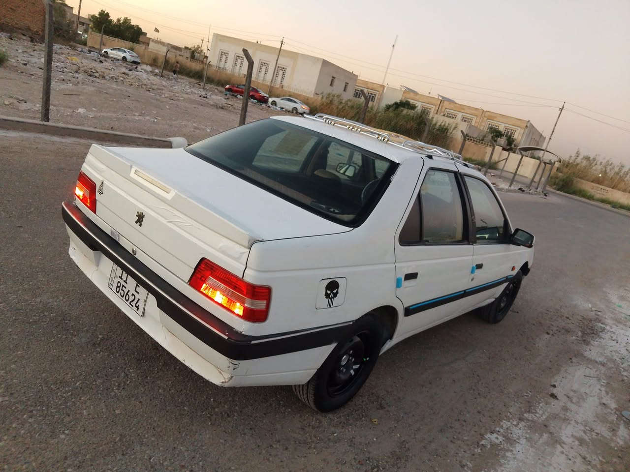 بيجو لميس موديل ١٣محرك لاصرف ولاتبخير شرط صدر أمامي وخلفي جديد تخم تاير جديد تبريد ثلج دوشمه عام ارضيه وكشنات وسقف رقم جديد دولي بغداد سياره جاهزه بمعنه الكلمه مكان السياره بغداد السعر ٤٠ وبيهه مجال قليل ***********
