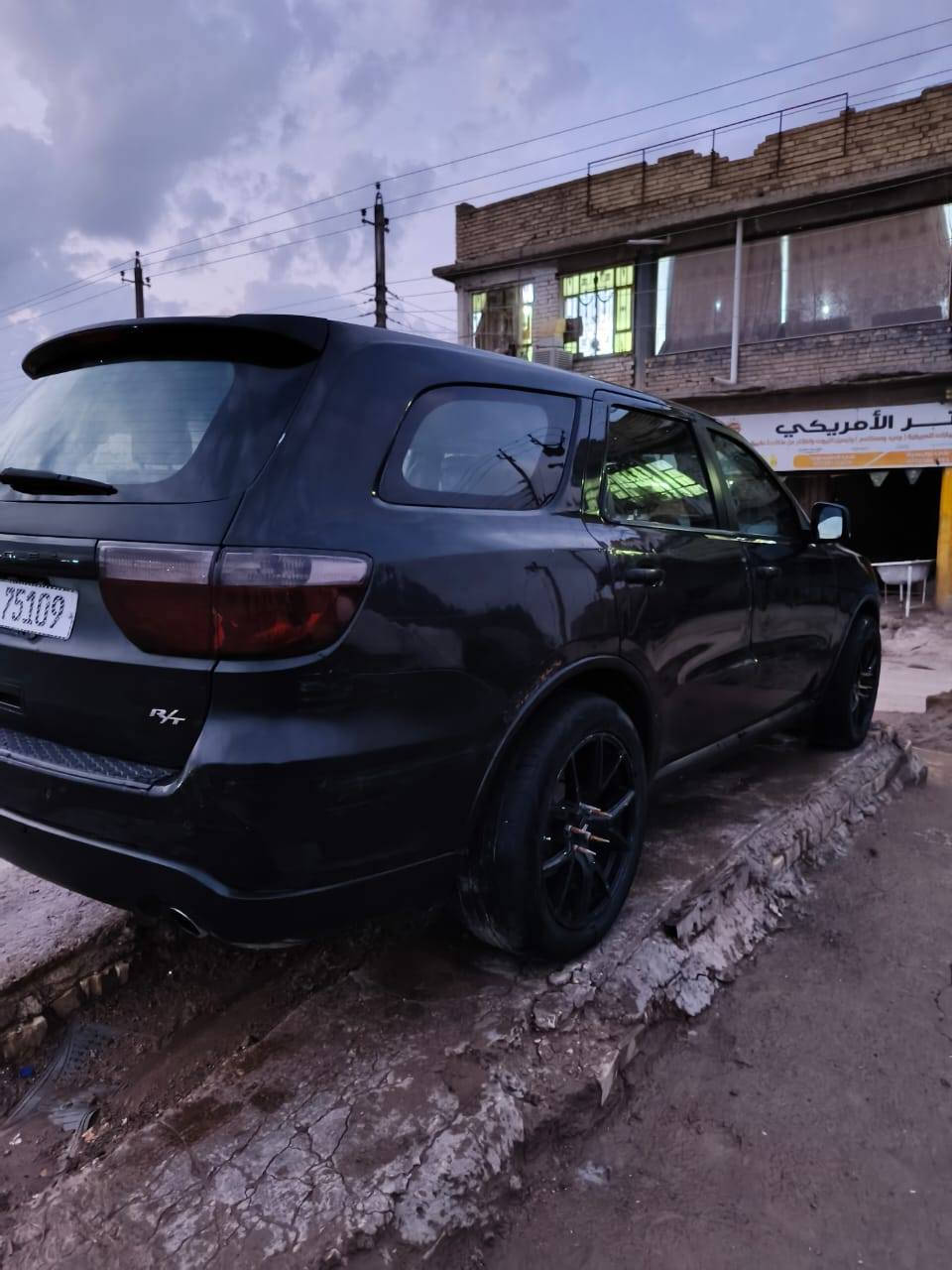 السلام عليكم ورحمة الله
سيارة دوج دورنكو موديل ٢٠١٣ للبيع أو مراوس بأوباما ..
السنوية بأسمي حادثها من أمريكا جاملغ أمامي وباب الأيمن، صور الحادث و سونار ما عندي ، بيها مكانات تصليح وصبغ أثر سقوط قمرية عليها موضحة بمقطع الفيديو 
السعر/ ١٤٣ وبيه مجال 
العنوان/ بغداد 
هاتف/ ***********
