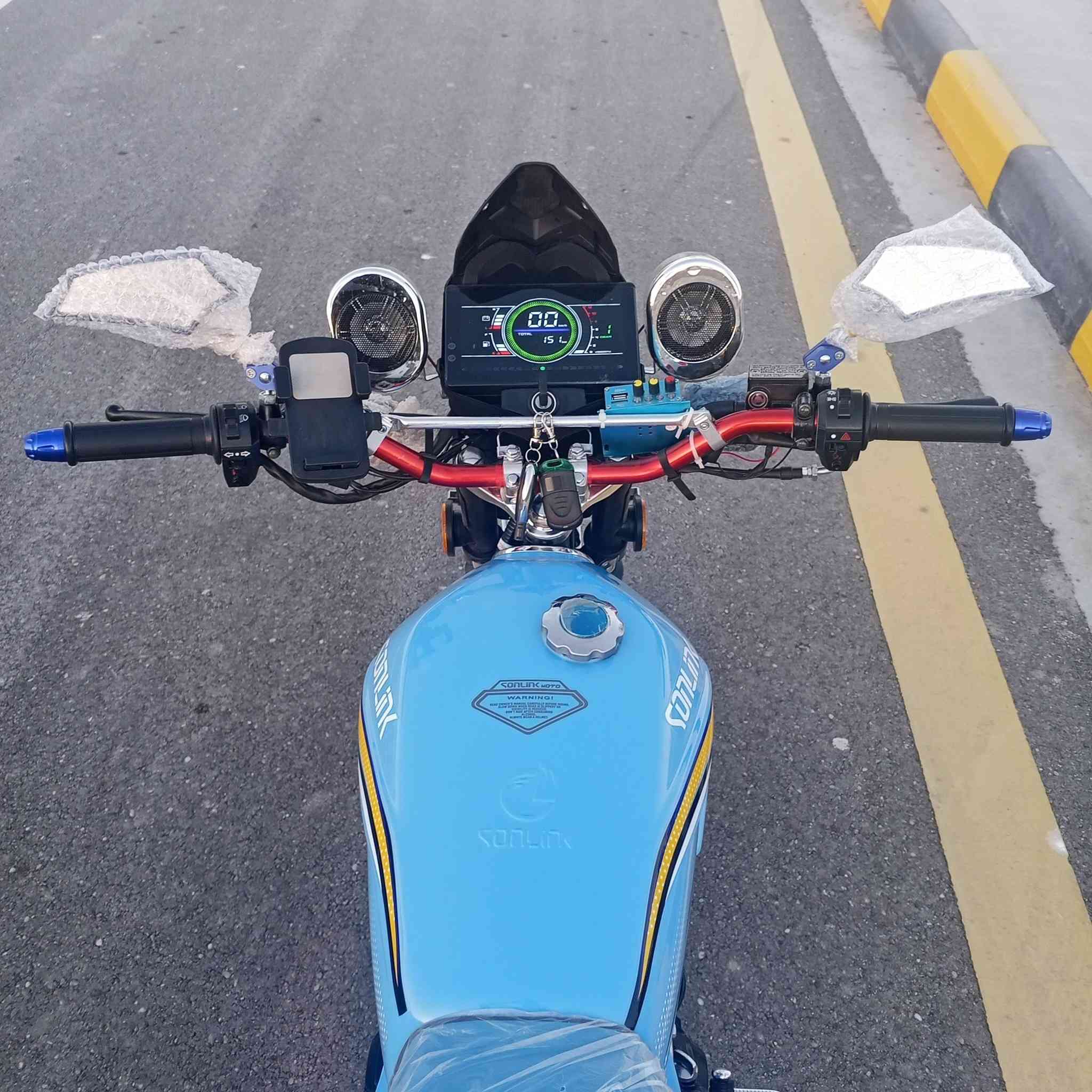 السلام عليكم مكلف بلنشر شباب دراجة سولنك موديل25 شكل 26 محرك250cc دراجة  تزويد رياضي
صارلهة اسبوع مشدودة انضاف ونصبة احلة من الصورة
المكان الفلوجه وهاذه رقم ابو الدراجه بي وتساب ‏‪***********‬‏
