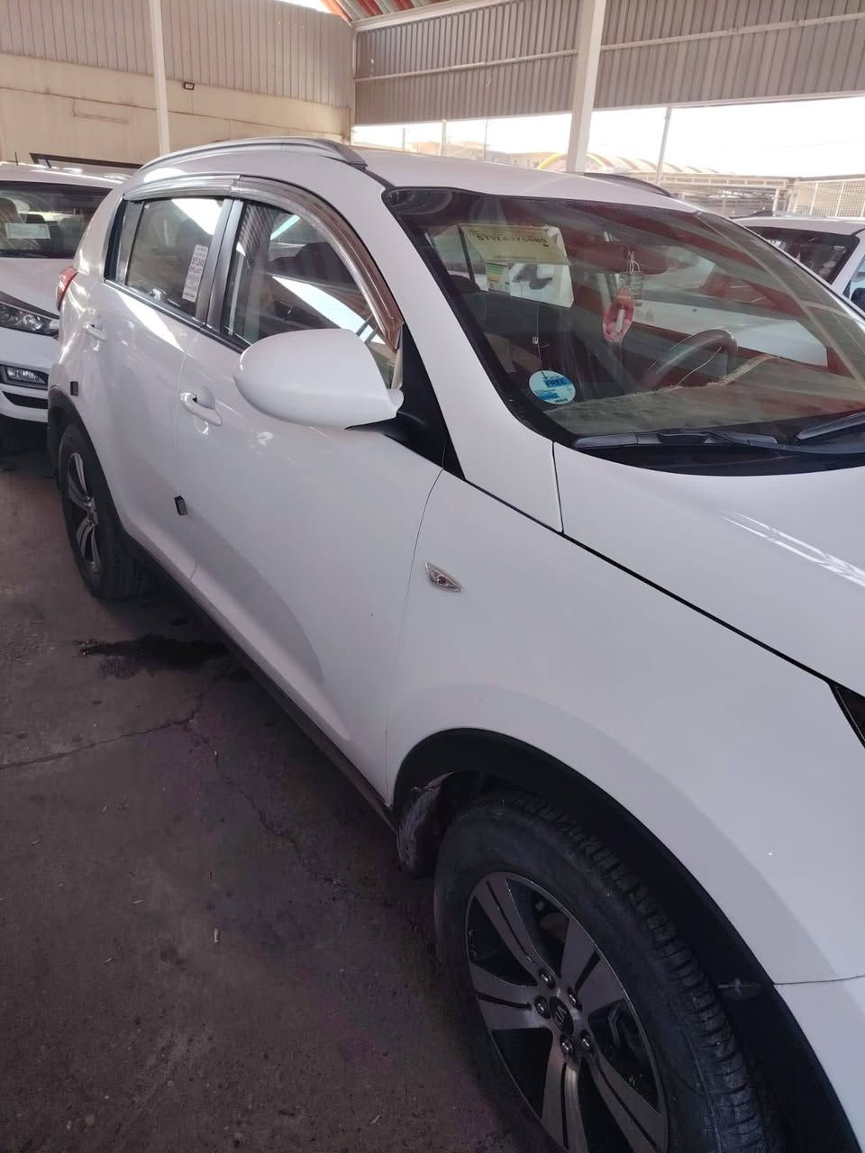 السلام عليكم كيا سبورتج موديل 2010 بسمي رقم أربيل هازه جديده سنويه جديده بيها كوبون بانزين السياره حلوه ما تصرف عليها دينار طخم تاير باتري كير محرك كهربائيات كلها شرط السعر ١٤٥ بيها مجال بسيط 
الاتصال على الرقم إني مكلف بل نشر غير متواجد عل فيسبوك ***********
