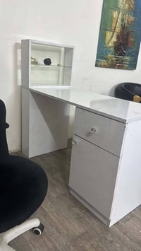بغداد • سعر مناسب • أثاث مكتب