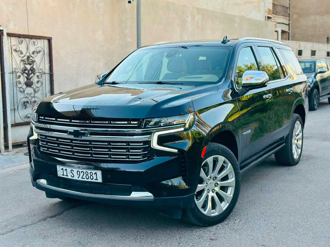 السلام عليكم ♥️
تاهو  بريمر خليجي وكالة المنصور  موديل 2022
 السيارة مغلفة بلكامل حماية PPF ضمان 

كفاله عامة من الصبغ والتبديل. 
بيها بارد PDR شي كلش بسيط مكانين صغار السونار موجود بلمنشور اخوان 

مواصفات البريمر 
  جكات - 5 كامرات - داتشو - بانوراما - علامة ضوء القمر -دوس كهرباء -كشنات حار بارد - ثلاجه - جنطه شفط وكهرباء - رادار امامي - نقط عمياء جانبي - فور ويل - كراسي الخلفية الــكل كهرباء  
السيارة فول 1/1  مواصفات البريمر معروفة 

رقم وهزة جديد باسمي السيارة شخصياً
السعر 455 وبيها مجال جداً بسيط 
***********
***********
