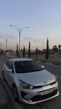 للبيع فقط كيا ريو موديل 21 امريكي  سيارة ماشية 65 الف ميل  ضرر السيارة...